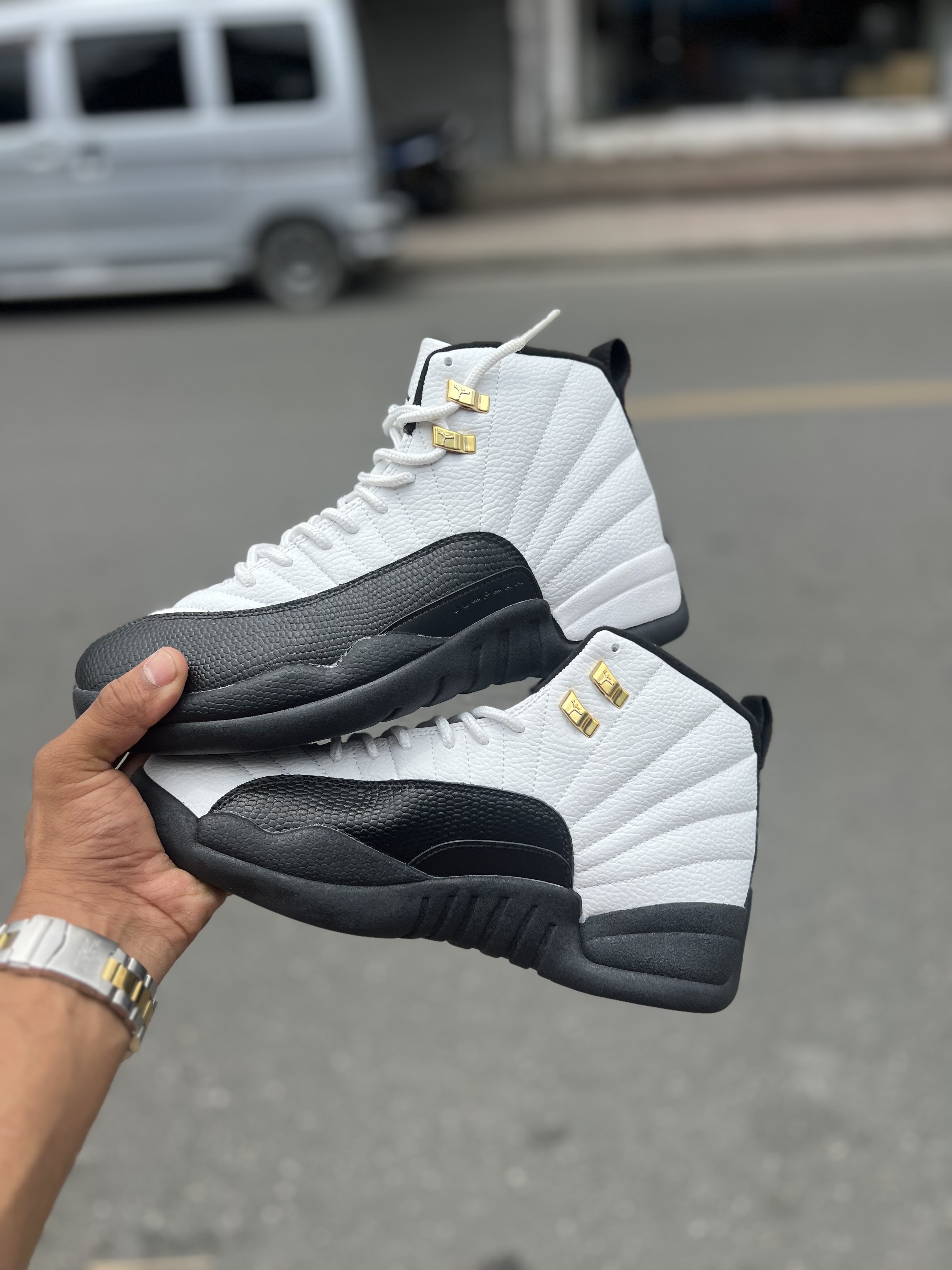 Tenis Jordan 12